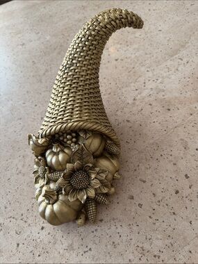 Decorative Cornucopia Accent in Gold,Wooden light weight